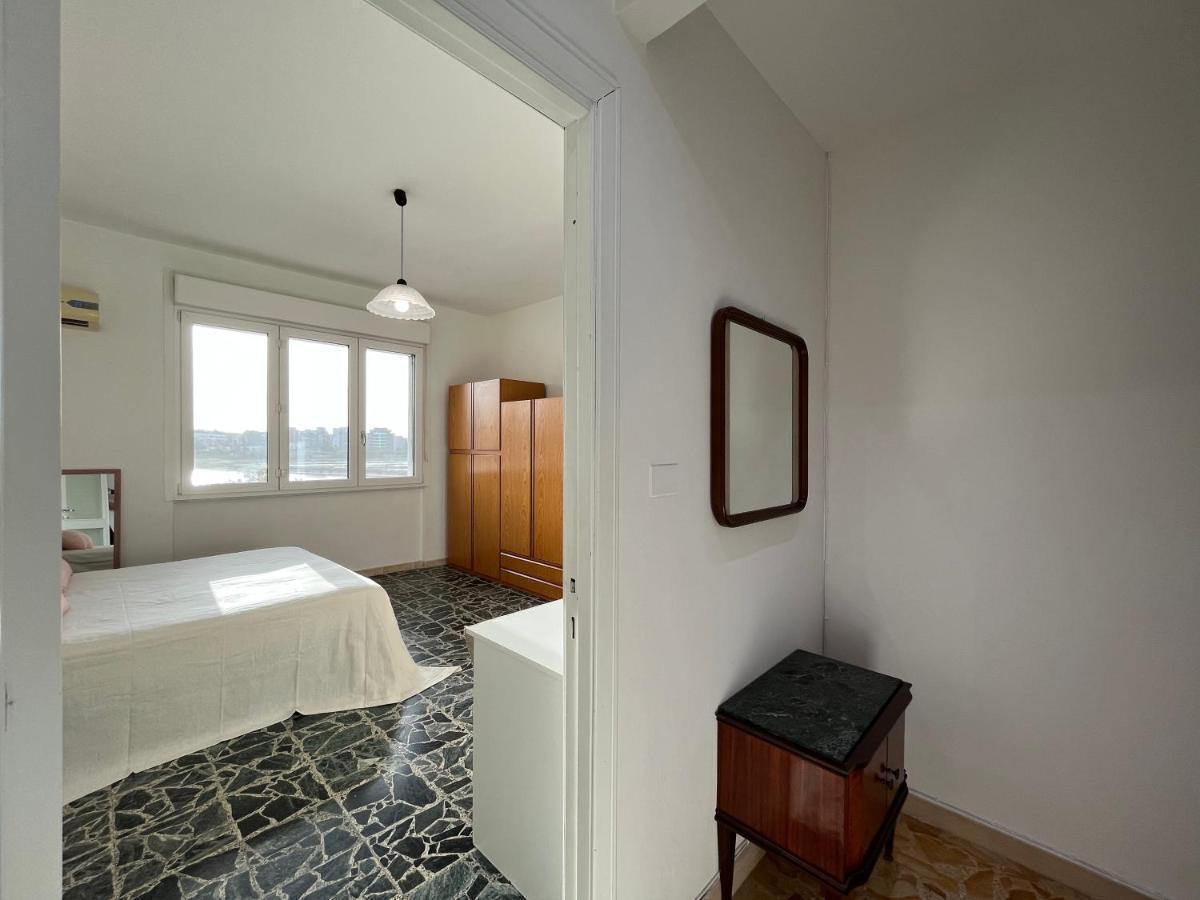 C3 - Iun R5385 Hotel Каляри Екстериор снимка
